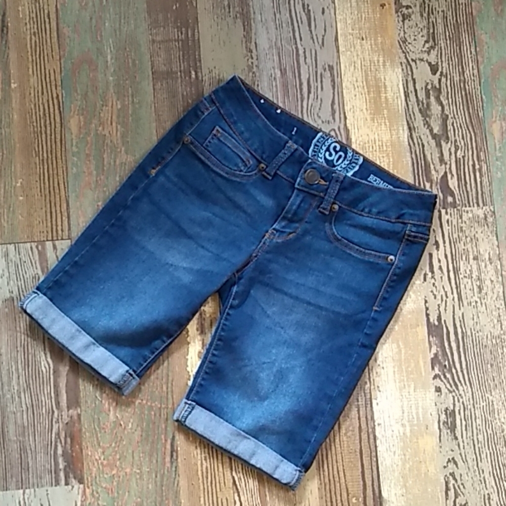 SO | Bermuda Cuffed Knee Shorts | Juniors
